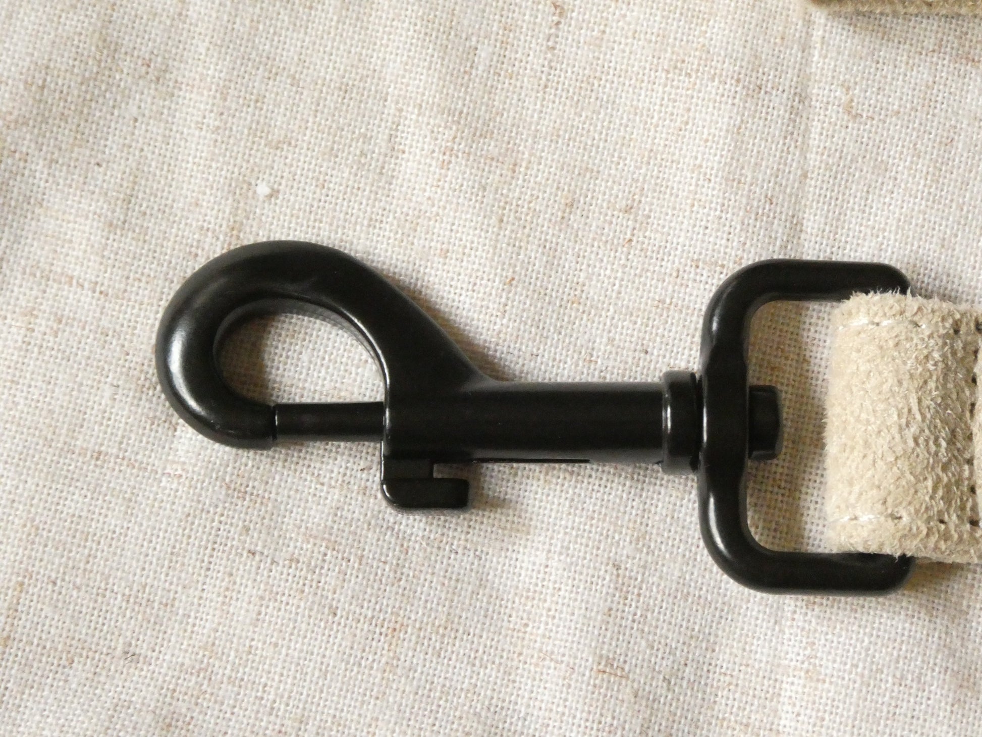 Beige Suede Leash Woofe