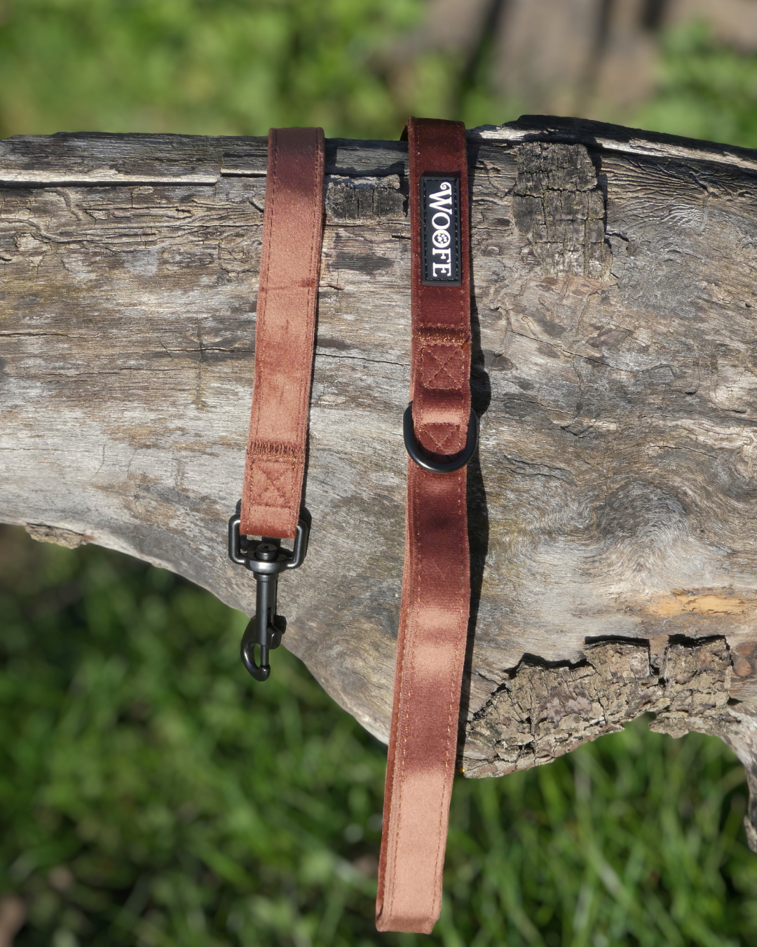 Brown Velvet Leash Woofe